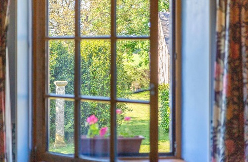 Briec House | Holiday Home 'Gîte De Kerho' with Private Garden and Wi-Fi