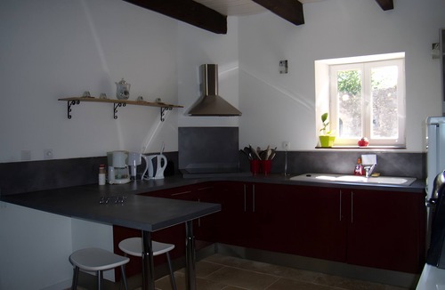 Corseul House | Holiday Home 'Gîte Joly' with Private Terrace, Private Garden and Wi-Fi