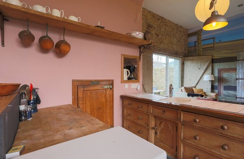 Prat House | Holiday Home 'Gite La Grange Cheval Rouge 4 Pers' with Shared Pool