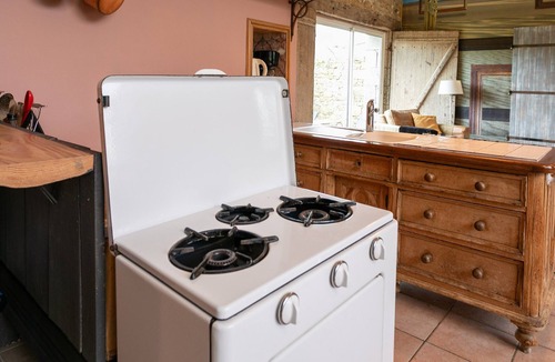 Prat House | Holiday Home 'Gite La Grange Cheval Rouge 4 Pers' with Shared Pool