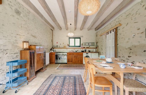 Cuguen House | Holiday Home 'Gite La Villate' with Private Terrace, Private Garden and Wi-Fi