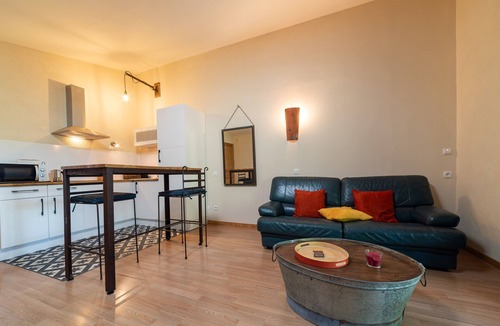 Le Soler House | Holiday Home 'Gites Du Mas De L'horte' with Mountain View, Wi-Fi and Air Conditioning