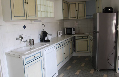 Herisson House | Holiday Home in Hérisson near Lake