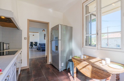 Joyeuse House | Holiday Home in Southern Ardèche with Jacuzzi, Wi-Fi, and Air Conditioning