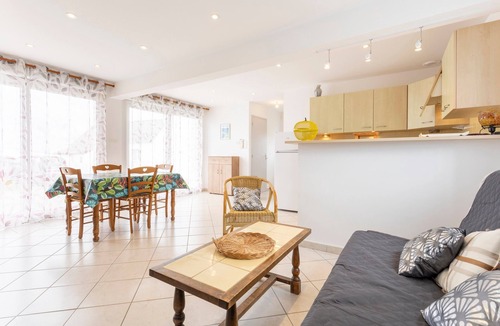 Trevignon House | Holiday Home 'Jacqueline Face À La Mer' with Sea View, Private Garden and Wi-Fi