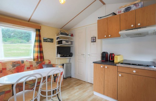 Caurel House | Holiday Home 'Joli Mobil-home Guerledan' with Private Terrace and Private Garden