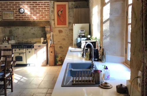 Herisson House | Holiday Home 'L'ancien Collège' with Private Pool, Wi-Fi and Air Conditioning