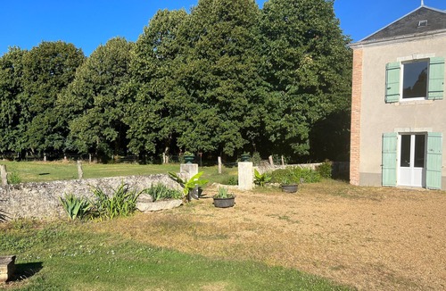 Parce-sur-Sarthe House | Holiday Home 'La Béchetière' with Private Pool, Private Terrace and Wi-Fi