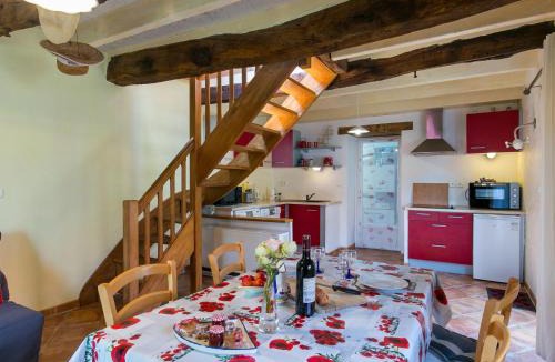 Saint-Jean-du-Doigt House | Holiday Home L'Hirondelle by Interhome