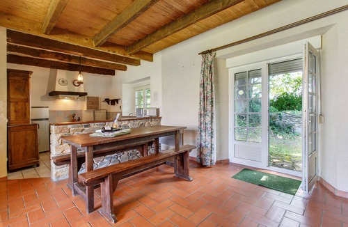 Tredarzec House | Holiday Home 'La Bergerie' with Private Garden and Wi-Fi