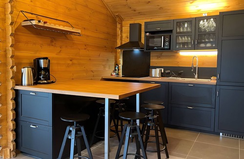 Aoste House | Holiday Home 'La Cabane À Ingalls' with Private Pool, Private Terrace and Wi-Fi
