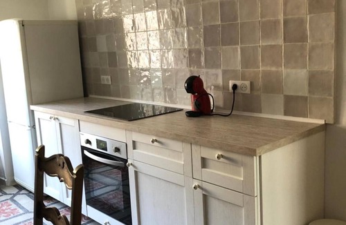 Chambonas Apartment | Holiday Home 'La Chapelle Shared Pool' with Mountain View, Wi-Fi, and Air Conditioning