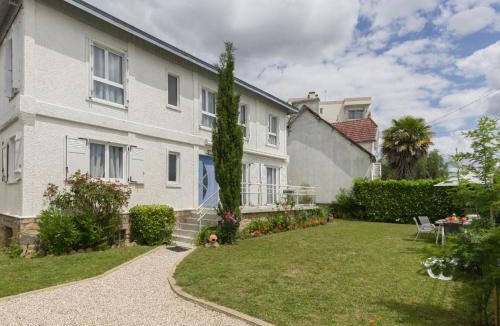Auray House | Holiday Home La Coloniale by Interhome