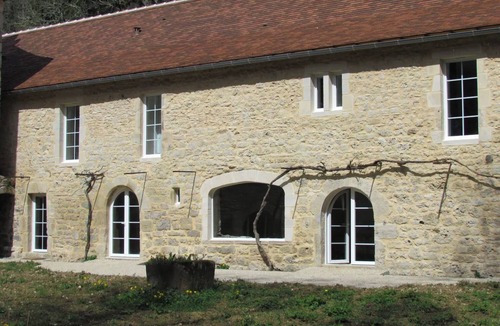 La Rouquette House | Holiday Home 'La Grange De Fonclause' with Forest View, Private Pool and Wi-Fi