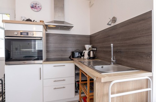 Baden House | Holiday Home 'La Longère Du Cosquer' with Private Terrace, Garden and Wi-Fi