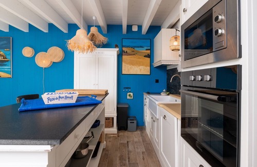 Carnac House | Holiday Home 'La Maison Bleue Domainedecolomban' with Wi-Fi