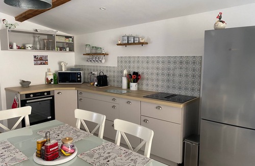 Marcheseuil House | Holiday Home 'La Petite Cocotte' with Private Terrace, Private Garden and Wi-Fi