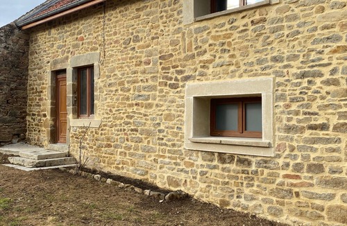Marcheseuil House | Holiday Home 'La Petite Cocotte' with Private Terrace, Private Garden and Wi-Fi