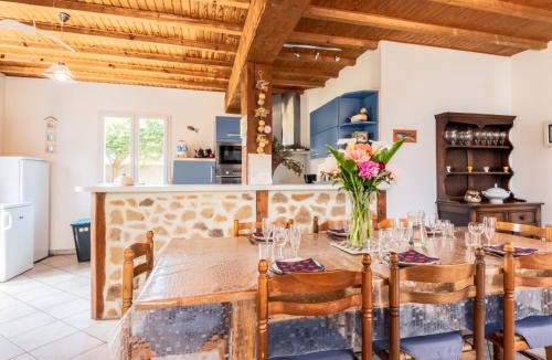 Hauteville-sur-Mer House | Holiday Home Les Mouettes by Interhome