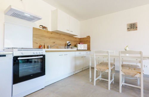 Saint-Germain House | Holiday Home 'Le Gecko' with Private Terrace and Wi-Fi