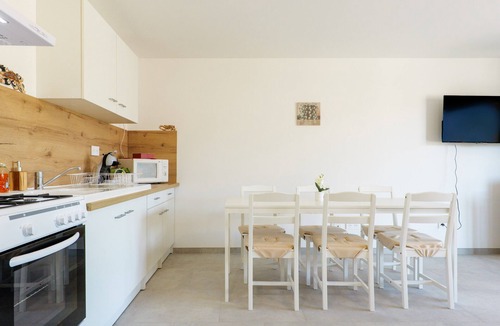 Saint-Germain House | Holiday Home 'Le Gecko' with Private Terrace and Wi-Fi