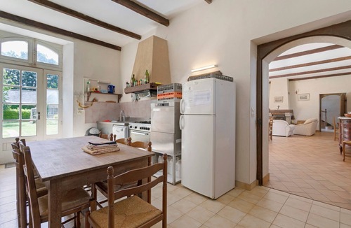 Tredarzec House | Holiday Home 'Le Grand Logis' with Private Garden and Wi-Fi