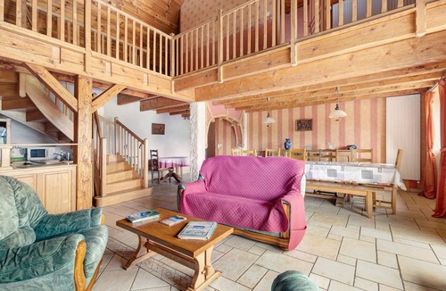Rentieres House | Holiday Home 'Le Panorama' with Mountain View, Shared Terrace and Wi-Fi