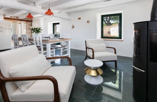 Beganne House | Holiday Home 'Le Petit Brécéan' with Heated Swim Spa
