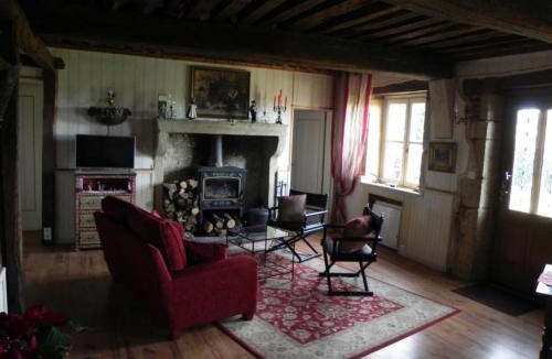 Bourg-le-Comte House | Holiday Home Les Belins by Interhome