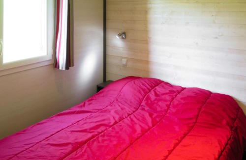 Marminiac House | Holiday Home Les Hameaux de Pomette-Chalet 4 pers- by Interhome