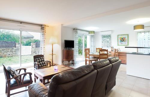 Quiberon House | Holiday Home Les Jardins du Levant by Interhome