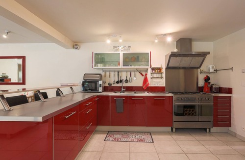 Trebeurden House | Holiday Home 'Logement À Trebeurden 800m Plage' with Private Terrace, Wi-Fi and Air Conditioning
