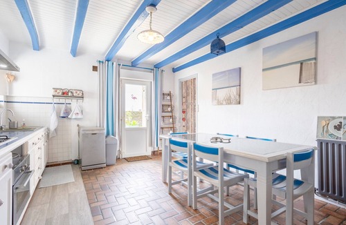 Riec-sur-Belon House | Holiday Home 'Longère 5min from Pont-Aven' with Private Garden