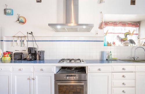 Riec-sur-Belon House | Holiday Home 'Longère 5min from Pont-Aven' with Private Garden