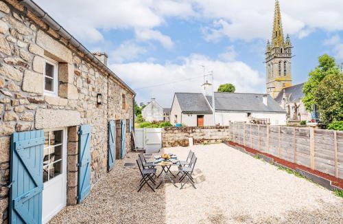Bieuzy House | Holiday Home Maison de Pluméliau by Interhome