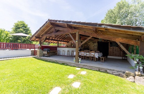 Pagolle House | Holiday Home "Maison Elixondoa" with Mountain View, Wi-Fi
