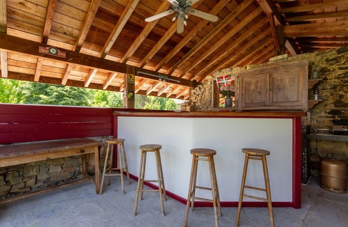 Pagolle House | Holiday Home "Maison Elixondoa" with Mountain View, Wi-Fi