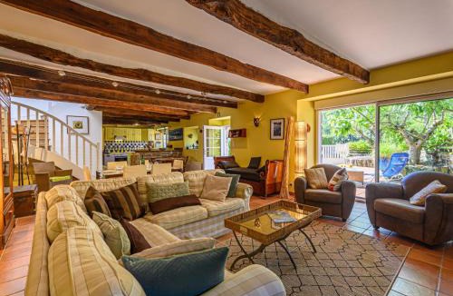 Plougoumelen House | Holiday Home Maison Cromlech by Interhome