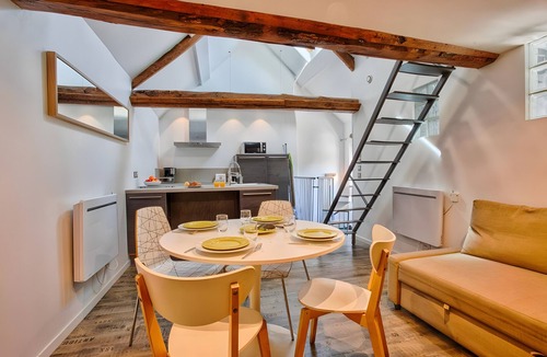 Sommervieu House | Holiday Home 'Maison 6p Jardin - Bayeux Et D-Day'