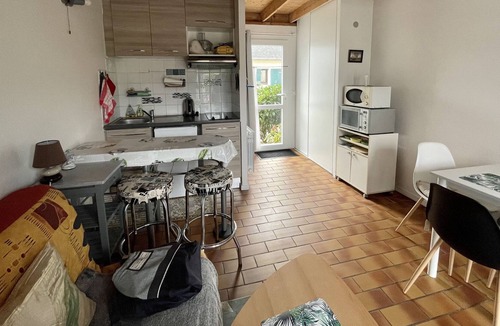 Guidel-Plages House | Holiday Home "Maisonnette de Bord de Mer" with Private Garden & Wi-Fi