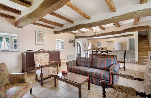 Tredarzec House | Holiday Home 'Maner Coz' with Private Garden and Wi-Fi
