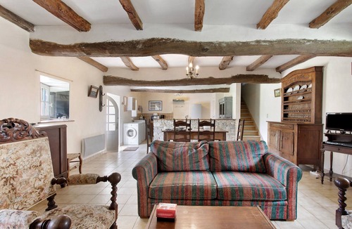 Tredarzec House | Holiday Home 'Maner Coz' with Private Garden and Wi-Fi
