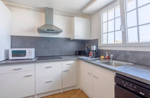 Trevignon House | Holiday Home 'Nicole Face Mer' with Sea View, Private Terrace and Wi-Fi