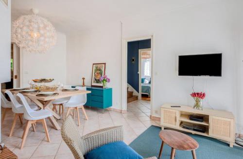 Carnac House | Holiday Home Rayon de soleil by Interhome