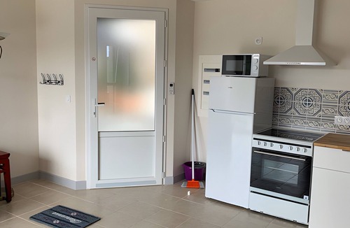 Bannalec House | Holiday Home 'Ty Coat' with Private Terrace, Wi-Fi and Air Conditioning