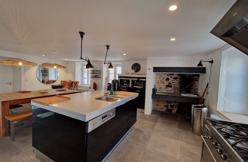 Lavaudieu House | Holiday Home “Villa Lavaudieu” with Private Pool, Terrace, and Wi-Fi