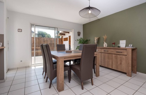 Kervignac House | Holiday Home with Private Pool, Private Terrace and Wi-Fi