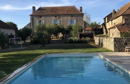Saint-Ythaire House | Holiday house in South Burgundy
