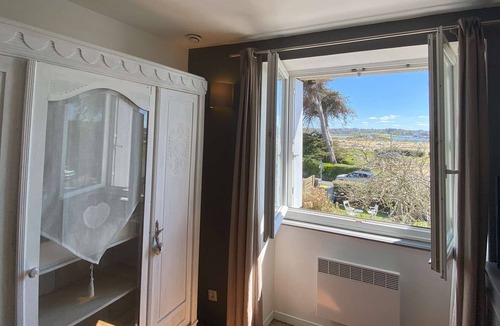 Pleumeur-Bodou House | Holiday house with sea view in Île Grande with WiFi connection