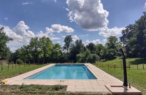 Paulhiac House | Holidayhome with shared swimming pool, quiet natural location